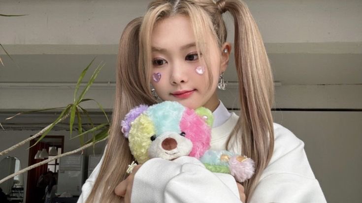 riotchapter's tweet image. luego de que termináramos destruidas por la serie decidimos revivir, pero para eso necesitamos completarnos junto a unas « #𝕪uki ♡ #𝕤wan » preciosiñas que se nos unan ˖ ࣪ ꒷ solo les pedimos que hagan sus eventos/streams cuando corresponda. &amp;gt; &amp;lt;