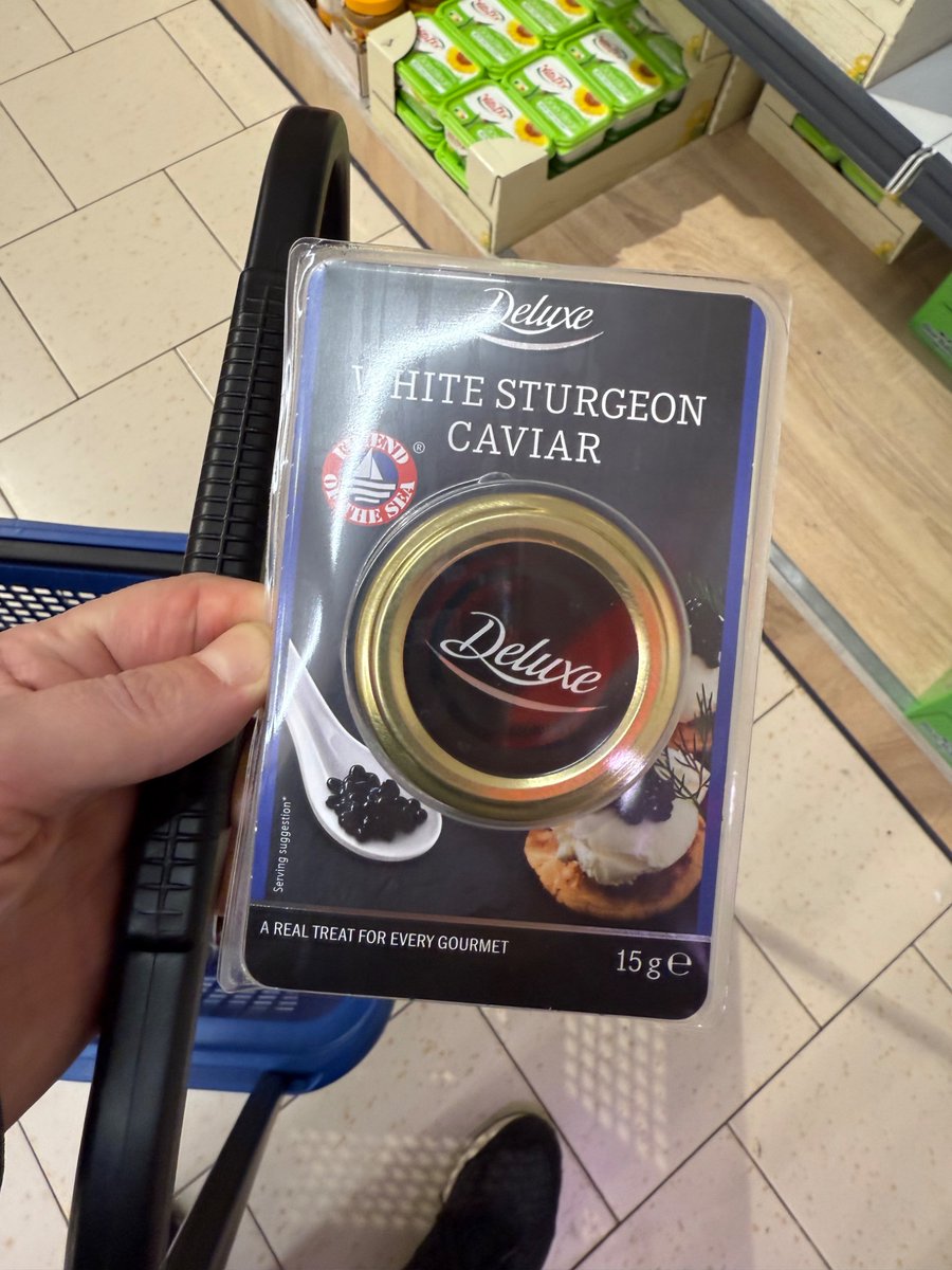 У нас тут в честь Чорной Пятницы в Лидле (сукаблядь!) выкинули черную икру!