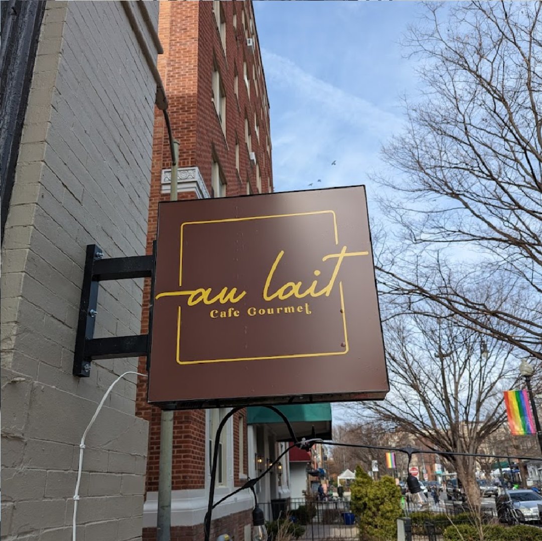 Discover the taste of Au Lait. Our charming cafe located in the heart of the city serves up the finest coffee and freshly made sandwiches. Come visit us and enjoy a relaxing atmosphere while savoring the unique flavors of Au Lait