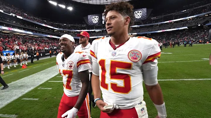 bradblakeslee7's tweet photo. Its TIME KANSAS CITY ⬇️🤝

Chiefs -13.5 (-115) 2U
SGP PARLAY - Kelce 50+ Receiving w/ D-Hop 3+ Receptions (-106) 1U
Pacheco ATD (-140) 1U

Let’https://t.co/qHEBg6i7gO. 😈 https://t.co/Fs8OSC8eTZ