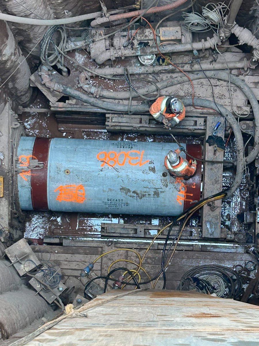earthboring's tweet image. Today we are excited to announce the last hole-through (that’s tunnel talk for finished drive) of our Halton tunnel project. 
31  MTBM drives for a total of 14km of on-grade wastewater 1200mm pipe –  driving from 30 EBCL secant pile shafts under major infrastructure in  Halton…