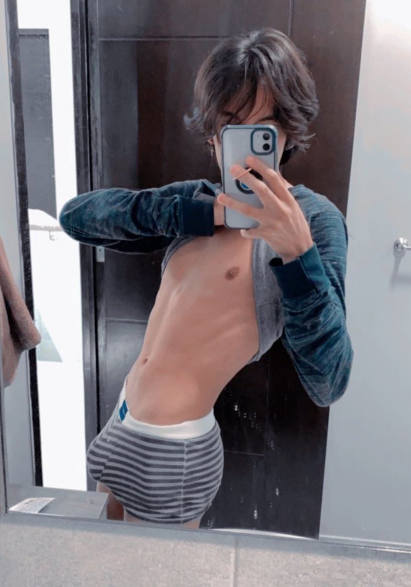 famosillos🔥 tweet media