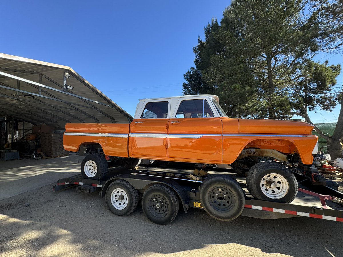 CHRIS in the Concierge Lounge tweet media