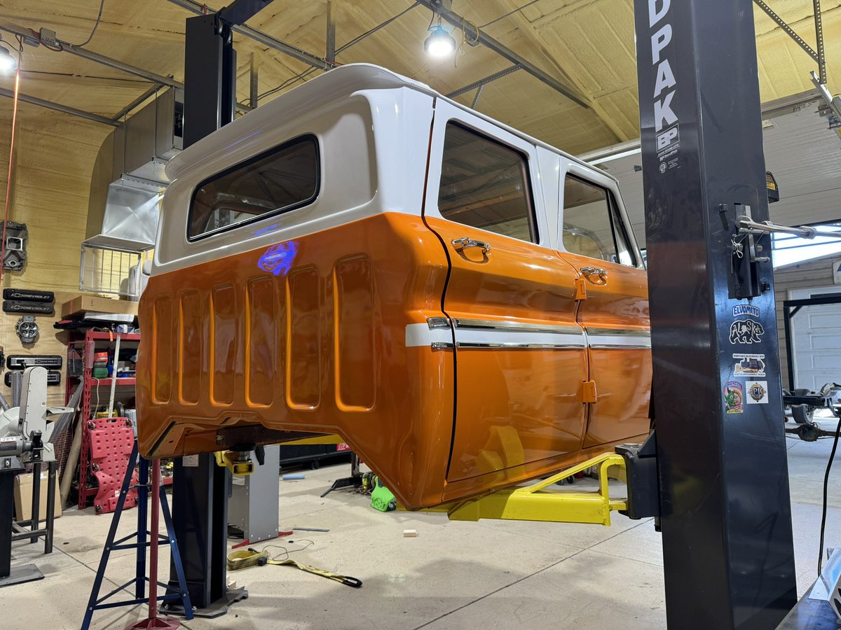 CHRIS in the Concierge Lounge tweet media