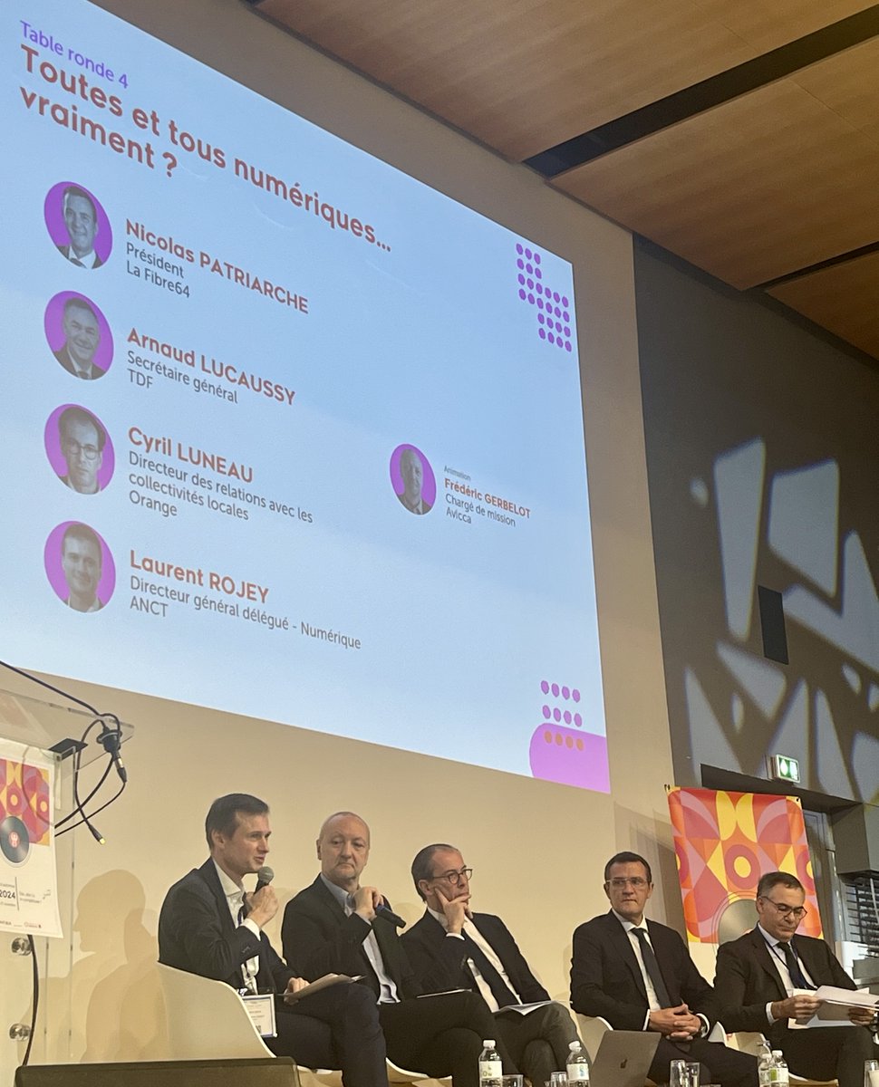 📱💻Le numérique pour tous progresse : 9 locaux/10 raccordables fibre, 98% de couv 4G, 4,2M d'accompagnements numériques. Au #TRIPAVICCA <a href="/lrojey/">Laurent Rojey</a> présente les actions de l'<a href="/ANCTerritoires/">Agence nationale de la cohésion des territoires</a> pour l’accès de tous au numérique : généralisation de la fibre, qualité mobile et inclusion