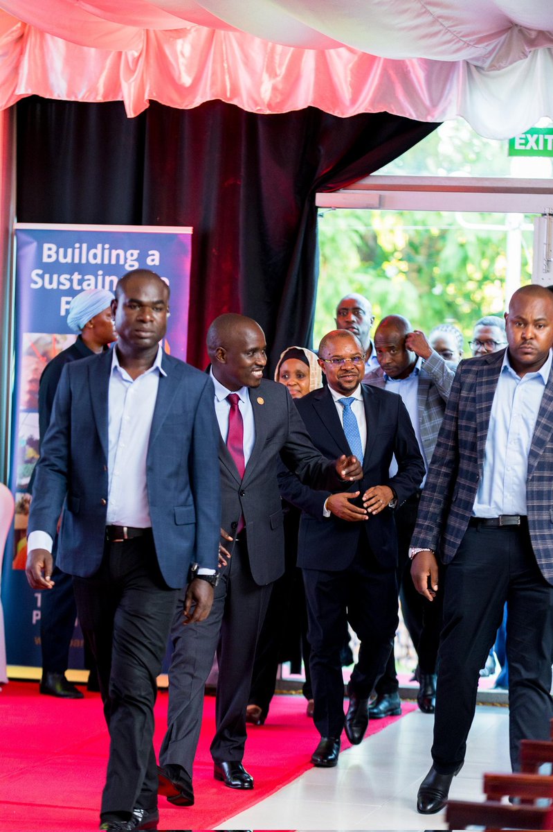JohnieZeBest's tweet photo. Matukio katika Picha kutokea Serena Hotel Dar Es Salaam kwenye kilele cha tuzo za Mwajiri bora wa Mwaka 2024.
#EYA2024 #Dress2Impress #Back2the70's #OldIsGold https://t.co/VA08NqcmlU