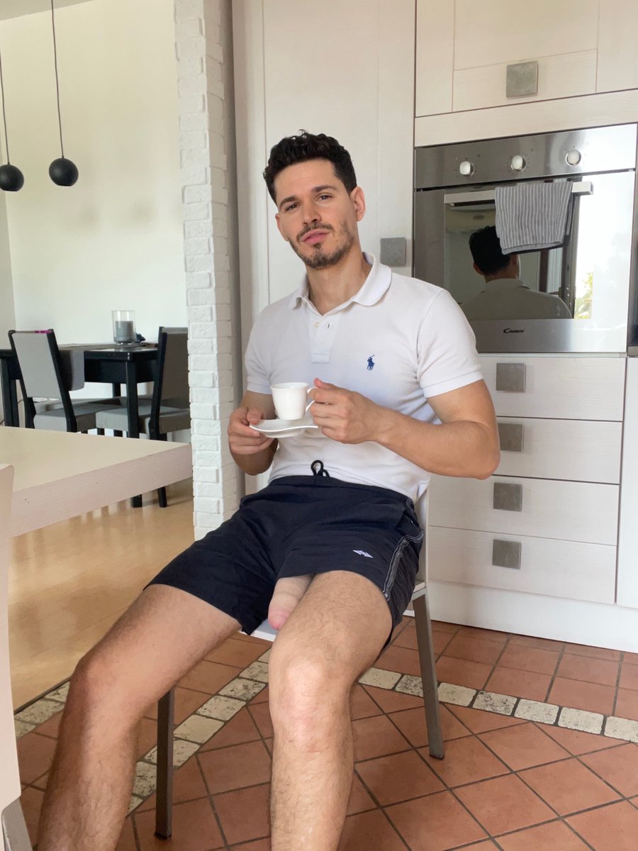 r_cortright's tweet photo. You want milk in your tea? https://t.co/hL1UZ8Yy7U
