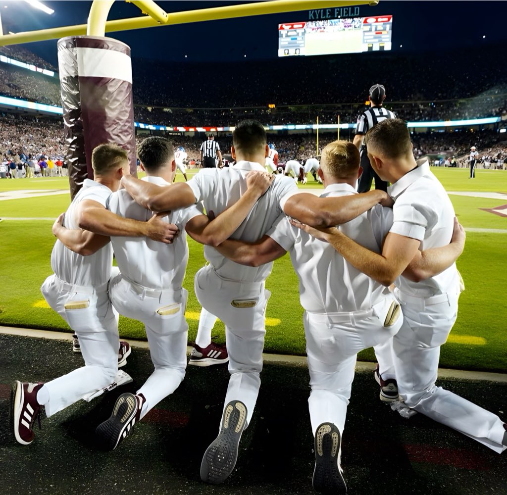 kyleumlang's tweet photo. Texas vs Texas A&amp;M https://t.co/K1rooGqIX9