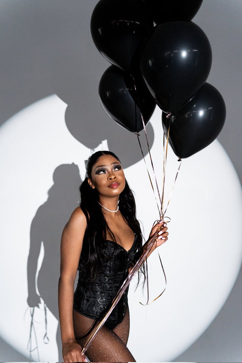Studio Birthday Shoot 

Studio: IG : @DontBlinkStudios.za