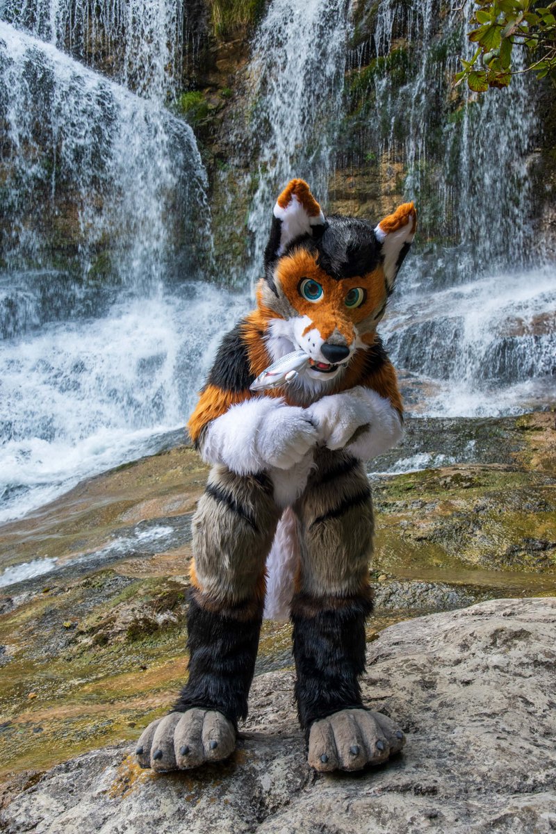 I caught a fish    hehe 😁
Now let's get out of here 😇

📸 by <a href="/locked_boy_98/">Lockedboy Sykes</a>