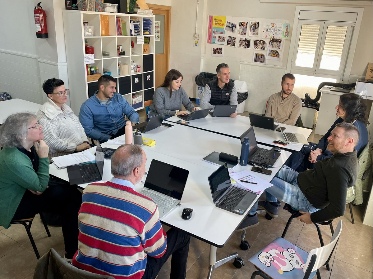 Jornada d’anàlisi i diàleg per a la millora als centres sobre #BéComú i #entorn amb la participació de <a href="/FEDACerdanyola/">FEDAC Cerdanyola</a> <a href="/FEDACRipollet/">FEDAC-Ripollet</a> <a href="/FEDACMontcada/">FEDAC Montcada</a> 
Gràcies #FernandoL i <a href="/JunyentMontse/">Montse Junyent</a> per fer camí amb nosaltres en els #BalançdelBéComú de les <a href="/EscolesFEDAC/">Escoles FEDAC</a>