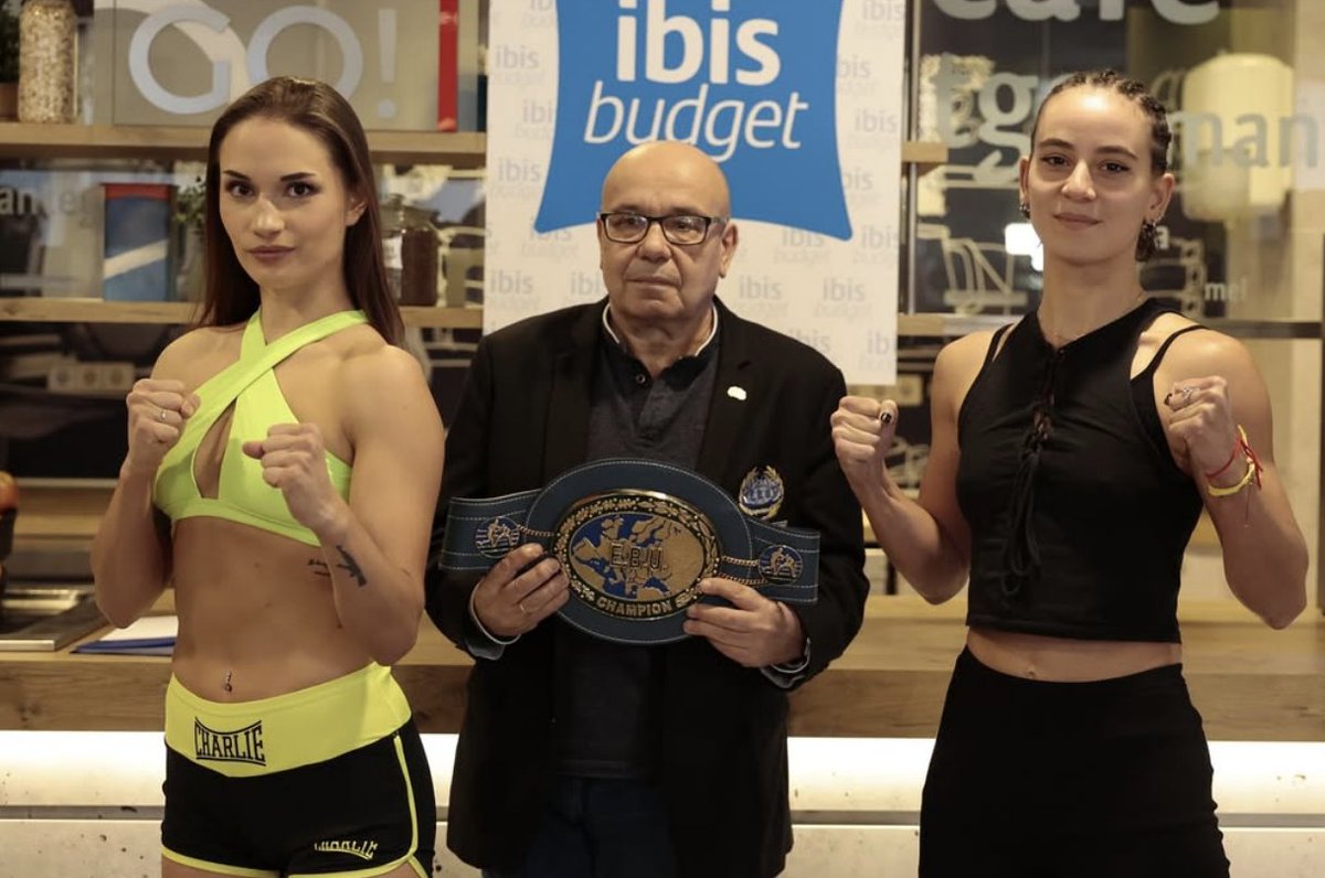 TimBoxeo's tweet photo. 22yr old 🇪🇸 [L] Tania Alvarez (11-1) [55.2kg/121.7lbs] defends her EBU super bantamweight title for the first time Saturday versus 25yr old 🇫🇷 challenger [R] Odelia Ben Ephraim (5-3) [54.2kg/119.5lbs] over 10 rounds in Castellbisbal, Cataluña, Spain 🇪🇸 https://t.co/hVkJuJQ1Xi