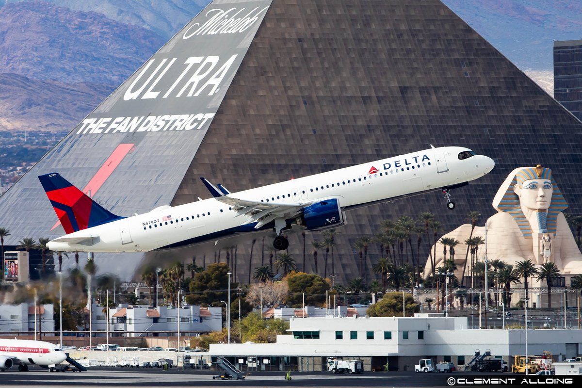 Delta Airlines time in Vegas !! #Avgeeks #Avgeek #A330 #B739 #A330
