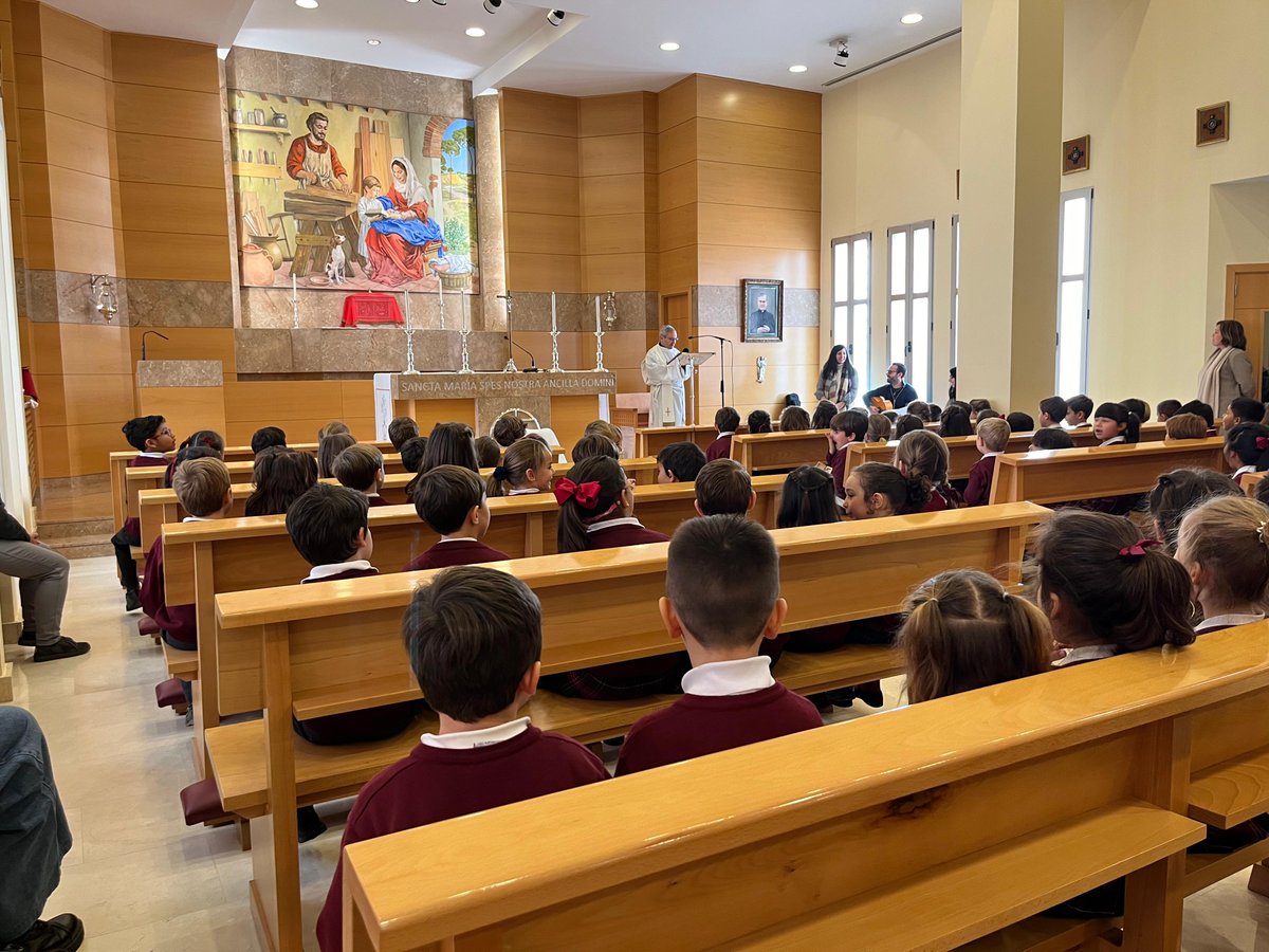 ce_fuenllana's tweet photo. Los niños de 3º de #Infantil han tenido la suerte de poder #bendecir al #NiñoJesús👶 justo antes de #Navidad🎄.
#ColegioCOncertadoBilingüe #ColegioAlcorcón #NavidadFuenllana https://t.co/UQOZfezQlT