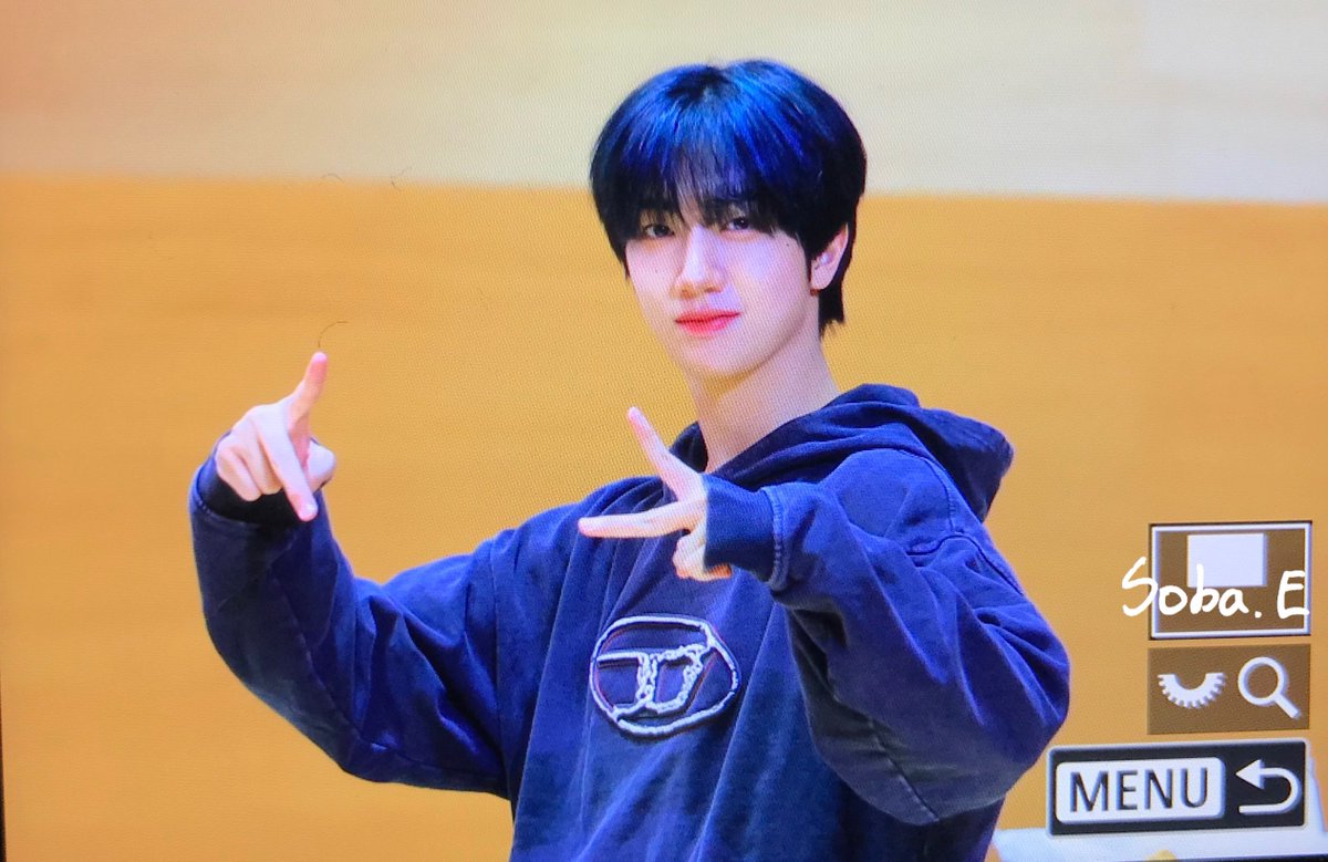SOBA_0322's tweet photo. 241129 대만

미남이다..😍

#크래비티 #원진 #CRAVITY #WONJIN #이야_잘생겼다_함 https://t.co/2zDdvmRfkZ