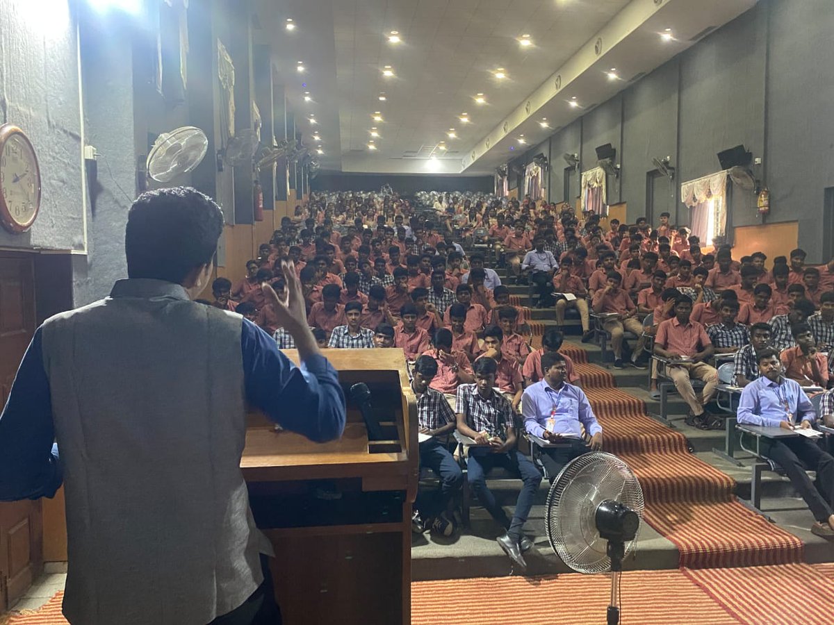 VMLS conducted a Career Guidance Program at AKT Academy, inspiring 12th-grade students to pursue their aspirations with guidance from faculty, the Admissions Team, and final-year students. #VMLS #CareerGuidance