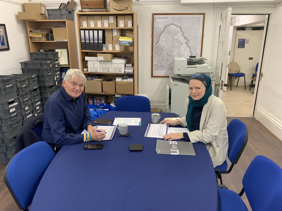 sandrapertek's tweet image. Delighted to meet Rt Hon.@AndrewmitchMP, former UK Minister, to introduce &apos;Making Aid Work for Displaced Women&apos; research project. We discussed the urgency to prioritise displaced women for more inclusive &amp;amp; effective humanitarian responses. Grateful for his support #MakingAidWork