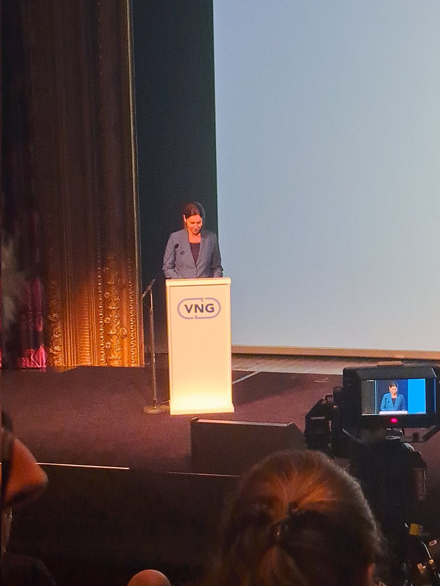 De ALV van de VNG bij het <a href="/BeatrixTheater/">Beatrix Theater</a> met 4 aangenomen resoluties over de inzet richting het kabinet, stoppen met IZA, asiel en opvang Oekraïners.