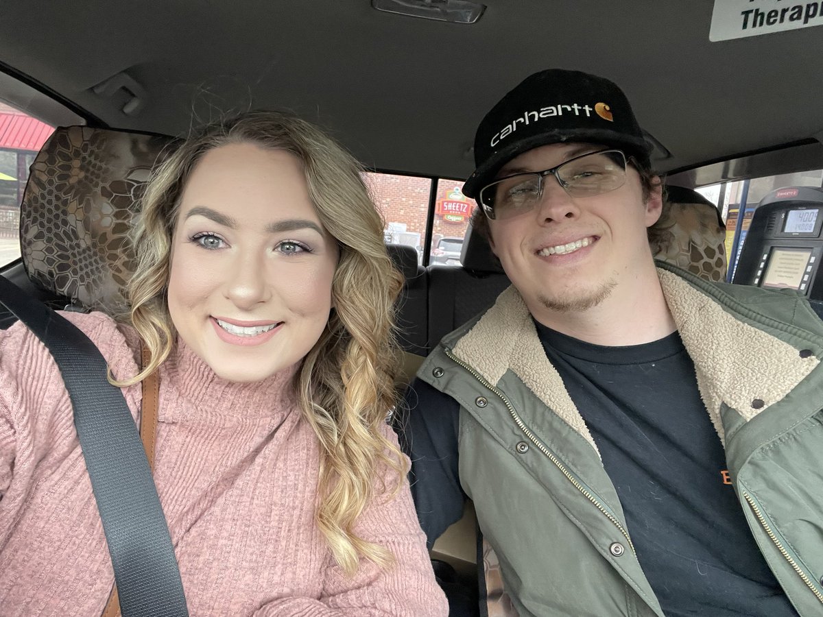 Haley_Renee31's tweet photo. Happy thanksgiving from my turkey and I❤️❤️❤️ https://t.co/Z8TKORUdIl