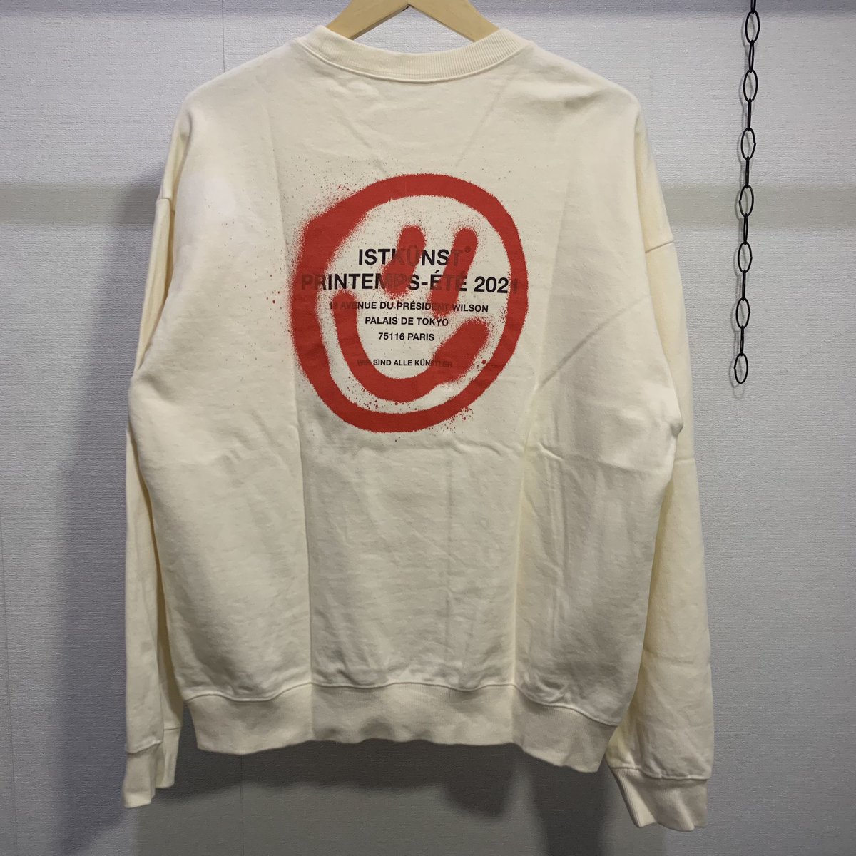 jinjinpreloved's tweet photo. 📍PRELOVED📍

Istkunst Logo &amp; Smiley Sweatshirt - Cream

Kondisi : Very Good Condition (9/10)
Size : M (66 x 61 cm)
Harga : Rp 150.000
Minus : -

✅ SUDAH LAUNDRY 
✨ 100% ORIGINAL

wts wtb jual #zonauang #zonajajan #zonaBA https://t.co/oBoRj4zJY7