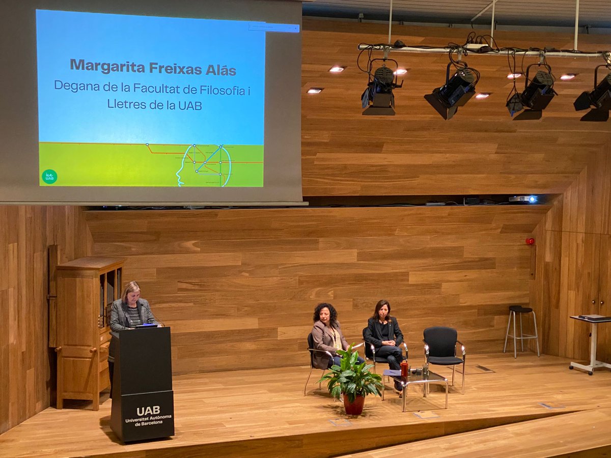 Inauguraciò del <a href="/SimPro_ICEUAB/">Simposi Pensament Crític i Creatiu a les Aules</a> 

#CríticCreatiuICEUAB