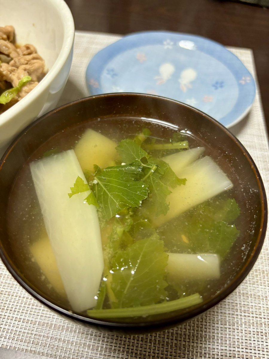 お夜食食べちゃうんだわ🐷 https://t.co/WKPnj5jG3e
