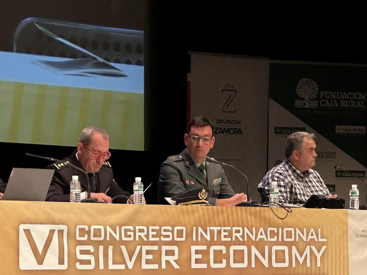 emprendezamora's tweet photo. SILVER ECONOMY|
¡Ya estamos primera mesa de la tarde, LOS AGENTES SOCIALES!
@guardiacivil @CREenZamora @caritas_zamora @policia #COLEF
Todo esto moderador por @ManuMB
🔗Puedes seguirlo por 🔗https://t.co/19ApoSiLOc
#SilverEconomy24 https://t.co/DgxzHPSHTl