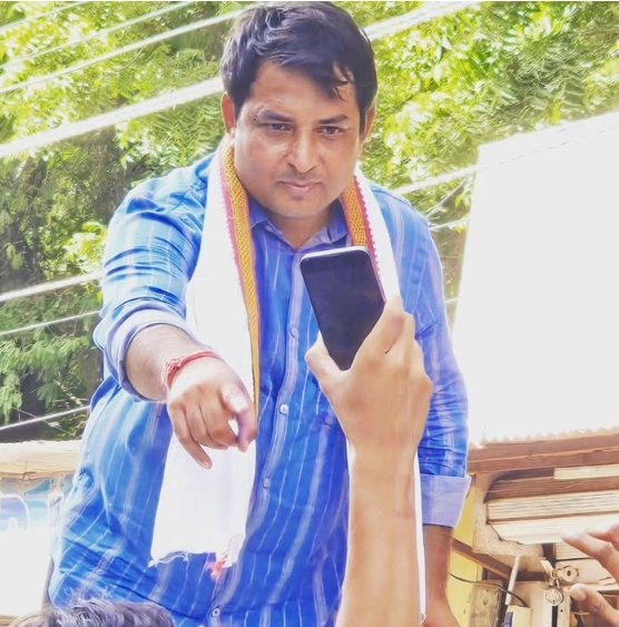 जब जब सत्ता जुल्म करेगी तब तब भगतसिंह किसी न किसी रूप में आएगा।
समरावता पर हुई बर्बरता का आज पूरा देश विरोध कर रहा है।
<a href="/NareshMeena__/">Naresh Meena</a>
#नरेश_मीणा_को_रिहा_करो
#नरेश_मीणा_को_रिहा_करो