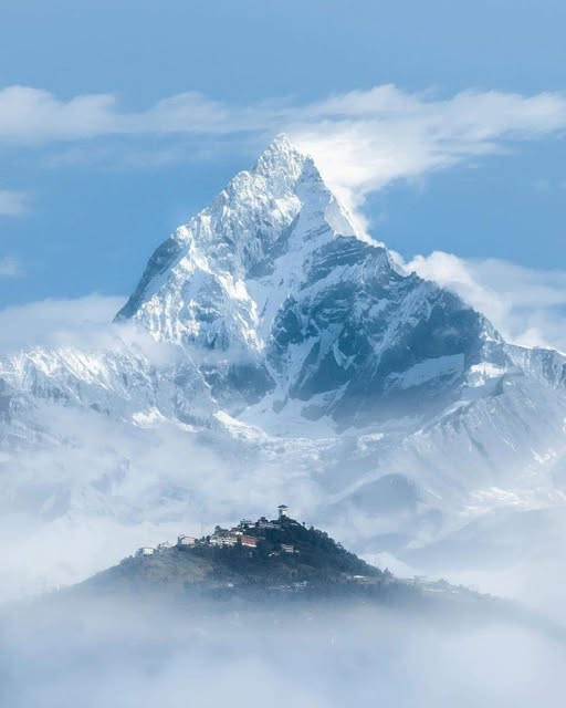 GORSKI_SWIAT's tweet photo. #Himalaje #Nepal #Machhapuchhare 6,993 m
nepalguideinfo - highlight... https://t.co/PZkgrUhq7g