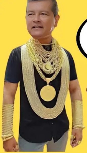 SPANIAG's tweet photo. Aqui con mi bling bling , voy al Agro Mercado .  Gustan  algo ❓ https://t.co/qDJGsQPonG