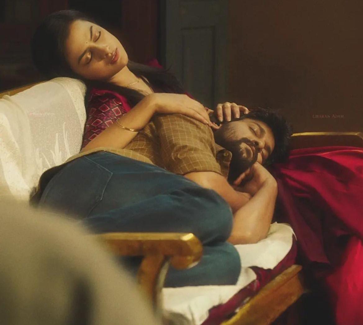 Itzzmahaaaa's tweet photo. Feminine urge to pamper him like this when he feels tired &amp; lonely 🤍 https://t.co/O3giCNjlc3