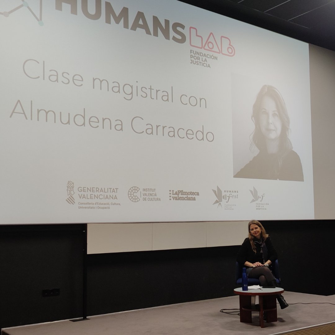 HumansFest's tweet photo. ¡Empezamos #HumansLab2024! 🎬
Inicio de la segunda edición de nuestro laboratorio audiovisual sobre DDHH con la clase magistral de @AlmuDocu en La Filmoteca: "Lo primero que tenemos que preguntarnos como cineastas es por qué hacemos una película, para qué y para quién" ✨ https://t.co/57xboRgTfO