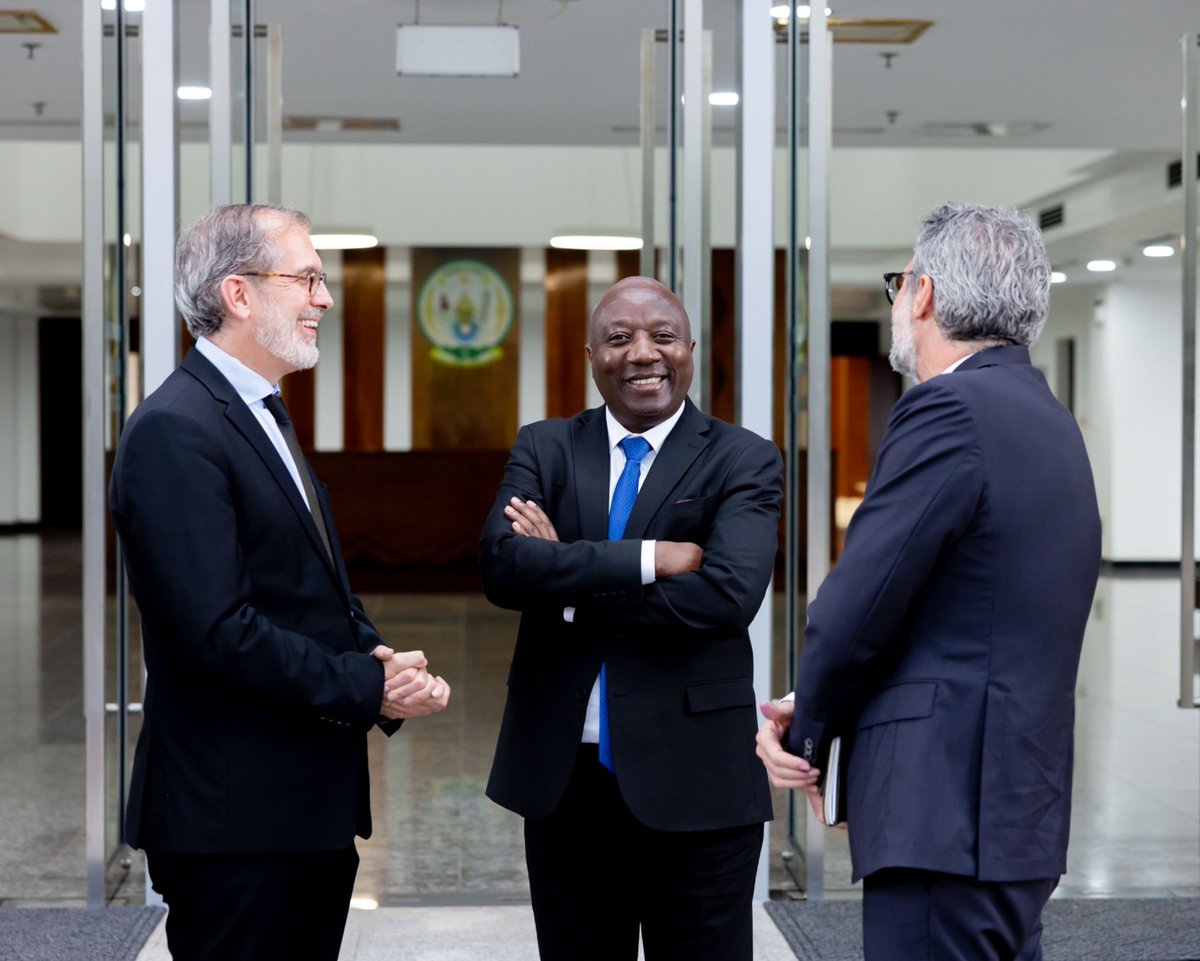 PrimatureRwanda's tweet photo. Today, Prime Minister Dr. Ngirente received a delegation from the World Food Programme Executive Board. The delegation was led by Ambassador Andreas von Brandt, Germany's Permanent Representative to the UN Organizations in Rome, Italy. https://t.co/tapj0gPCdH