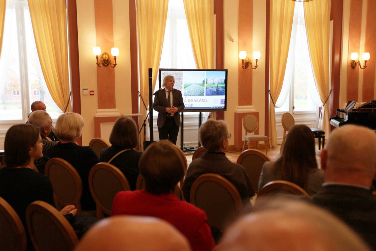 LPDA_LT's tweet photo. Apie užsienio ryšių įtaką dvarų paveldui konferencijoje Plungės dvare savo žiniomis bei įžvalgomis dalinosi žinomi istorikai, mokslininkai, tyrėjai. #Amžiųkelionė https://t.co/Gb9HUDIhNx