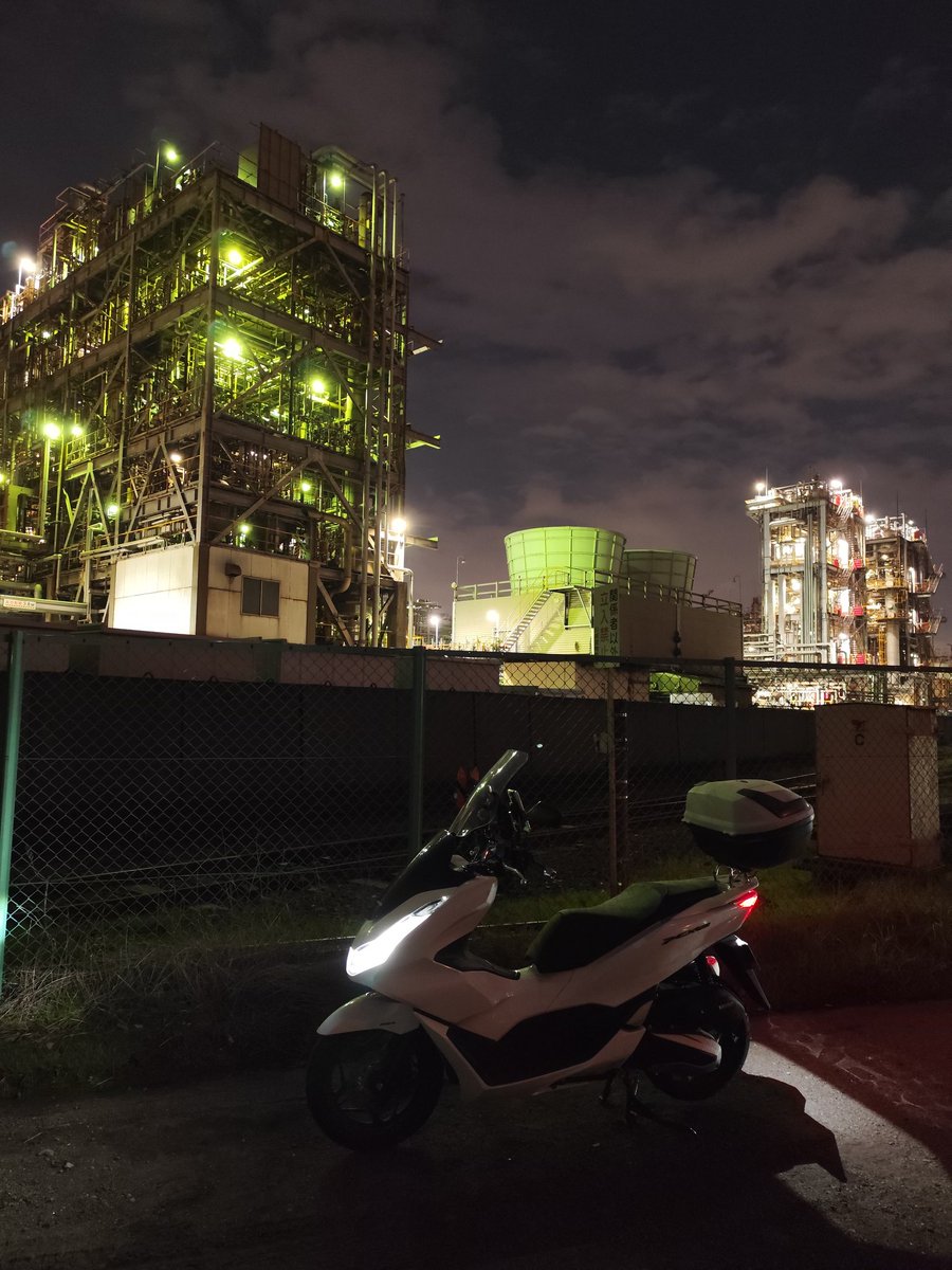 yakeiphoto's tweet photo. 転職して再び会社員に戻って、仕事も充実しているし、本当に良かったなと思う。
システムエンジニアとしてのキャリアパスをしっかり考えて行きたい。 https://t.co/wuYvn1M4vd
