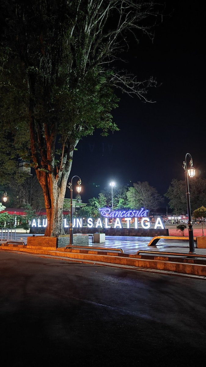 azrealdm's tweet photo. semarang-boja-sukorejo-bawang-wonosobo-parakan-temanggung-secang-ambarawa-bawen-salatiga~

kalo kaya gini pulangnya ke mana ya? berantakan semua https://t.co/aHFp7AD2CO