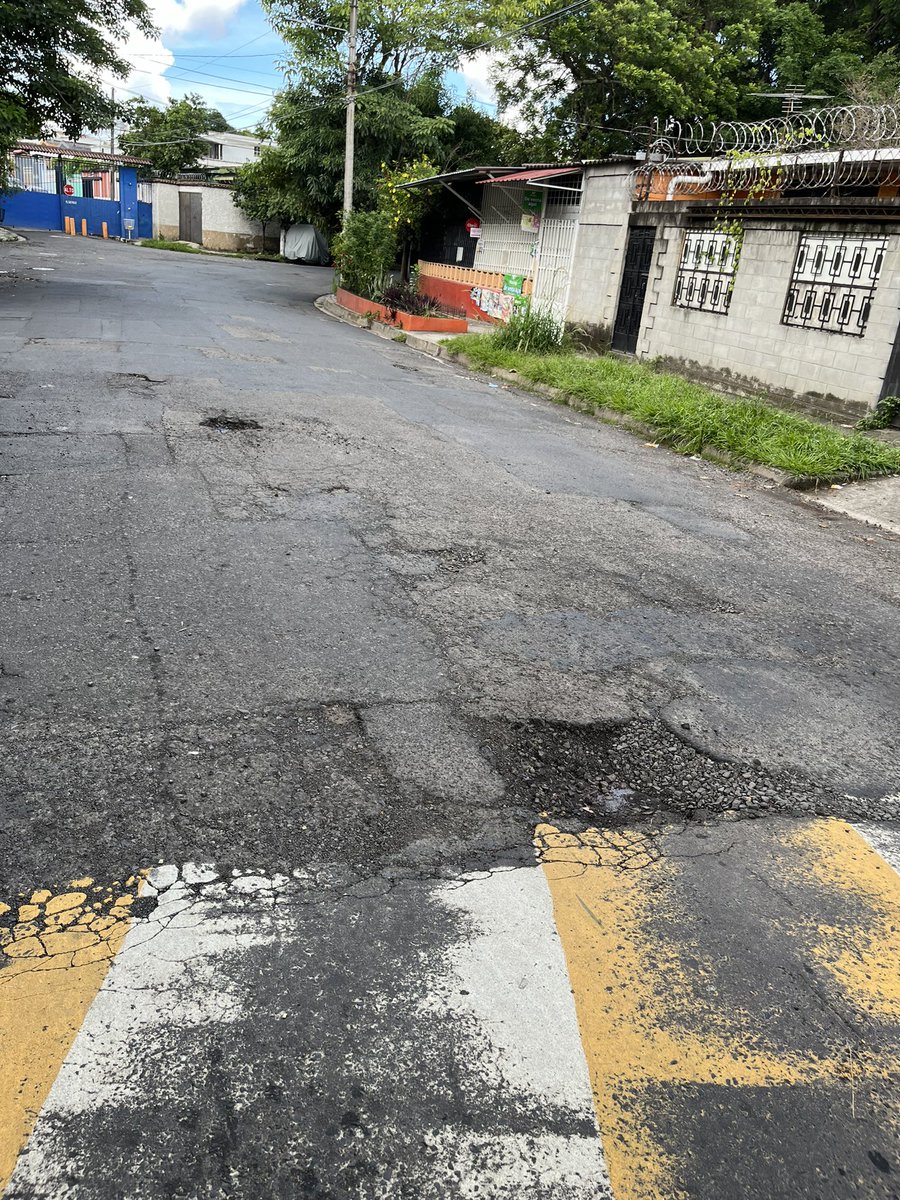 eduardoces_'s tweet photo. @alcaldia_ss Final 25 calle oriente SS abajo del inframen https://t.co/HSX2MmUh22