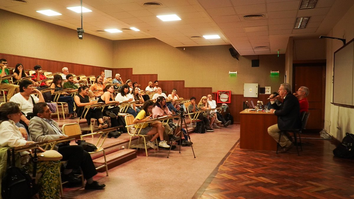 El Vicerrector Nicolás Innamorato participó en la Mesa Panel “Capitalismo Financiero: Una Perspectiva Crítica a las Ciencias Sociales” junto al Prof. Claudio del Pla y Lic. Gastón Carrazán.

Desde <a href="/UNSa_Salta/">Universidad Nacional de Salta</a> seguimos impulsando el análisis crítico y una educación transformadora.