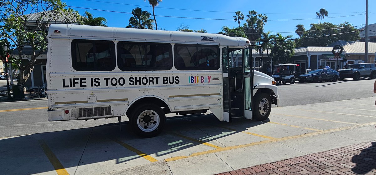 FlaKeysResorts's tweet photo. 🚍 Spotted the Life Is Too Short bus while strolling through Key West—what a sight to remind us to live every moment to the fullest! 🌴✨ Have you seen this iconic piece of island charm? #KeyWestVibes #LifeIsTooShort #IslandAdventures #FloridaKeys #KeyWestMagic https://t.co/kQHCWyMU4e