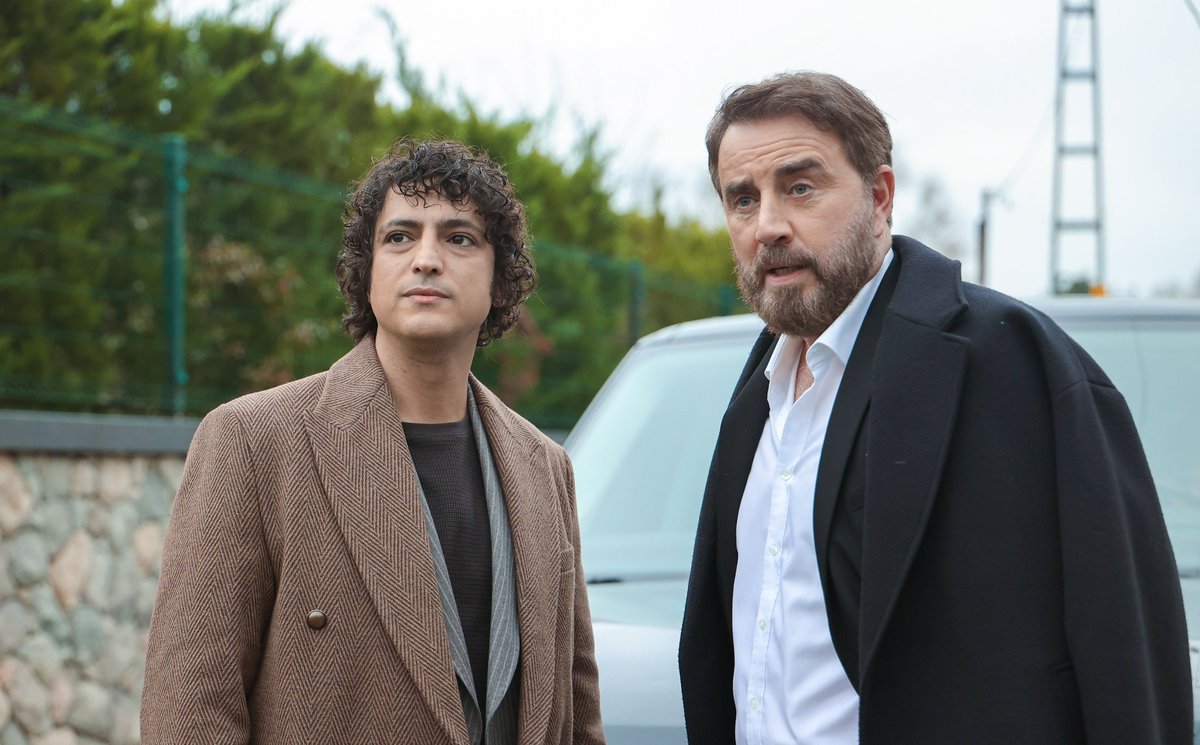 Alperenforevers's tweet photo. Yeni versiyon gelmiş
Onların seyir zevki 🔥
#TanerÖlmez #CenkKangöz #CesHak #Deha https://t.co/61Af8GkXmH