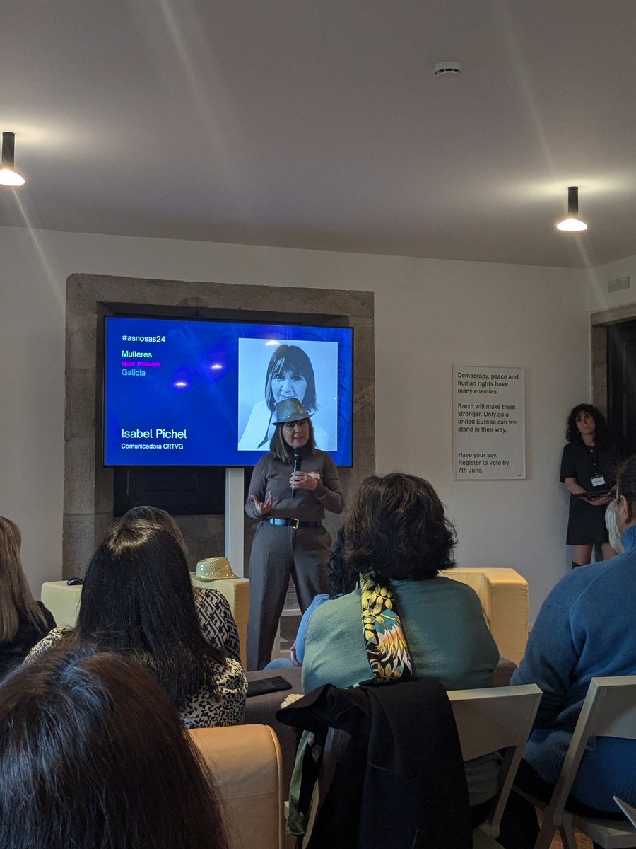 Isabel Pichel en #asnosas24 facéndonos ver que as boas novas tamén existen e "moucheando" o feliz cumpleanos 🥳