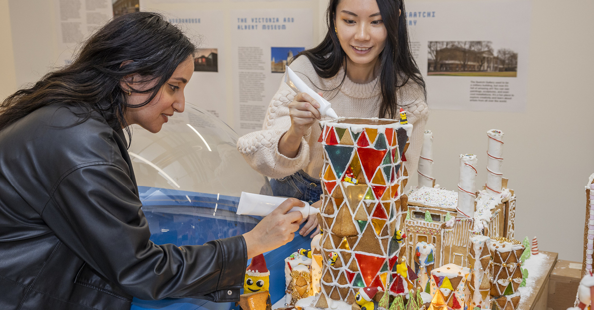 Foster + Partners (@fosterpartners) on Twitter photo Discover a cityscape built entirely out of gingerbread - The Gingerbread City opens tomorrow! Curated by the <a href="/MoA_News/">Museum of Architecture</a>, the exhibition will take place at The Gaumont, Chelsea. 🍪🏠❄️
🔗: brnw.ch/21wP4YJ
#TheGingerbreadCity2024 #Architecture #Design #Construction Discover a cityscape built entirely out of gingerbread - The Gingerbread City opens tomorrow! Curated by the <a href="/MoA_News/">Museum of Architecture</a>, the exhibition will take place at The Gaumont, Chelsea. 🍪🏠❄️
🔗: brnw.ch/21wP4YJ
#TheGingerbreadCity2024 #Architecture #Design #Construction