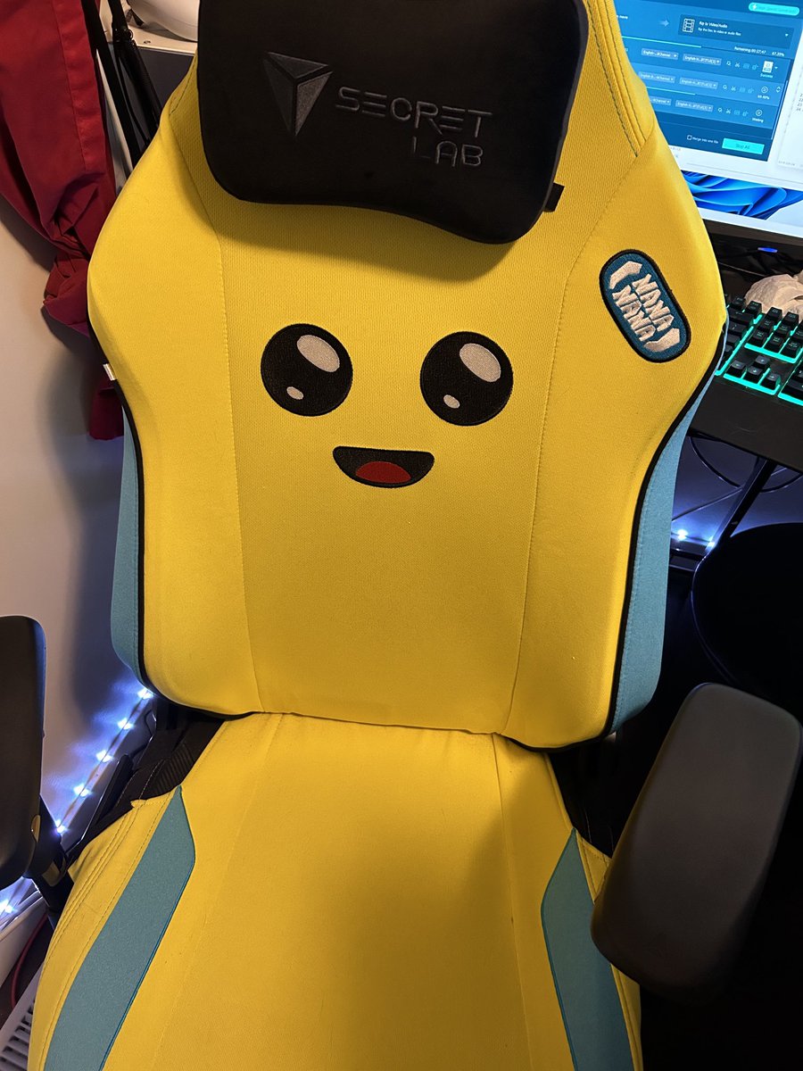 dvdjtrpp's tweet photo. Love my ⁦@secretlabchairs⁩ chair! Esp with the peely skin https://t.co/F45t41ZZlz