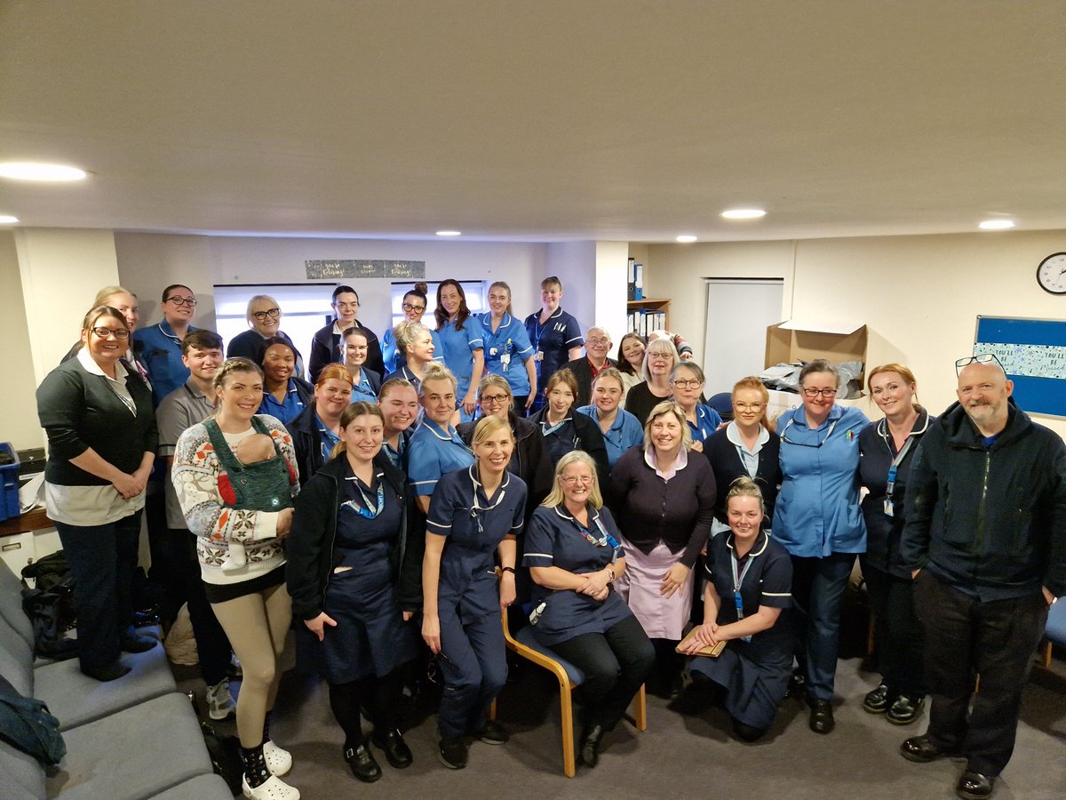 Jillywallis1914's tweet photo. Great turn out @WeAreBCHFT to mark the retirement of Linda in our Runcorn DN servive . Thank you for your fabulous service, enjoy your retirement!!! #thankyou #retirement #NHS https://t.co/PsekBarbQ5