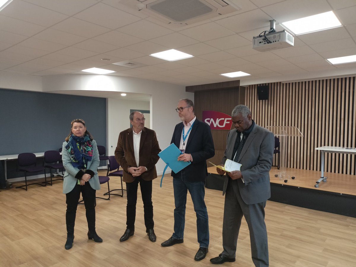 ✍🏻 Signature ce jour de la convention de partenariat entre l’Infrapôle-Auvergne Nivernais et la fédération départementale de chasse du Puy-de-Dôme

🎯 limiter les collisions avec la faune sauvage, pour renforcer la robustesse de la ligne Paris <> Clermont