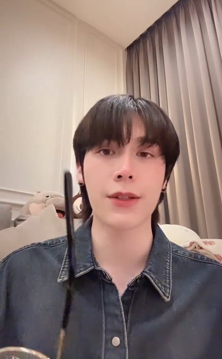 我是小红花II_hong (@flower_honghong) on Twitter photo This pair of glasses has been given away for 1 year and 4 months now,I didn't even write my name when I sent it,I'm curious, how did you find it🤣🤣🤣
PEATWASU LIVE ON IG
#ไลฟ์เดี่ยวของวสุธร
<a href="/peatwasu/">peatwasu #ต้องรัก</a>
#Peatwasu
#captainpeat
#FortPeat #BabyFeat This pair of glasses has been given away for 1 year and 4 months now,I didn't even write my name when I sent it,I'm curious, how did you find it🤣🤣🤣
PEATWASU LIVE ON IG
#ไลฟ์เดี่ยวของวสุธร
<a href="/peatwasu/">peatwasu #ต้องรัก</a>
#Peatwasu
#captainpeat
#FortPeat #BabyFeat