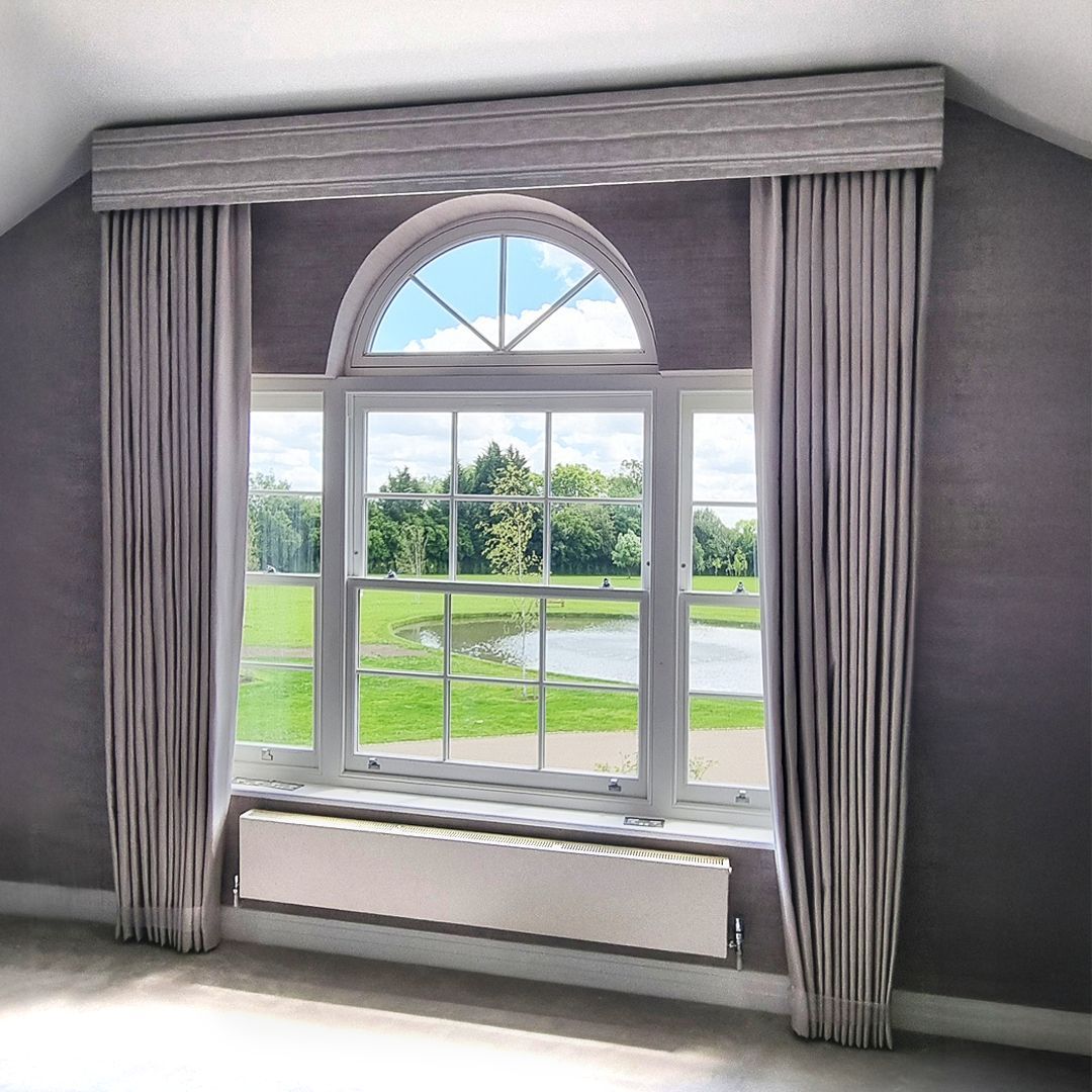 DI_Curtains's tweet photo. A stunning view deserves a window dressing that complements it flawlessly. This curtain and pelmet set offers an elegant touch, framing the beautiful gardens without stealing the spotlight. https://t.co/6dWXsOqOzz