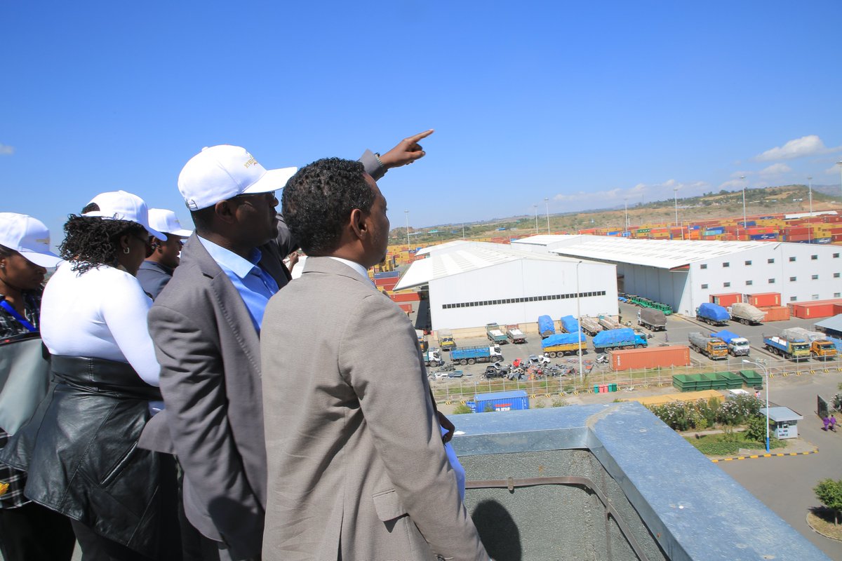 eslse_'s tweet photo. Today, we were honored to host the #PIDAWeek delegates at Mojo Port & Terminal, showcasing our current operations & exciting future. The delegates toured our state-of-the-art facilities & learned about the progress weโre making to position Mojo Port as a key player in the region. https://t.co/6YR3wuracY
