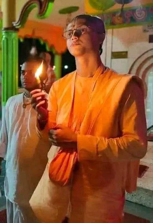 Chinmoy's assistants in jail, innocent ISKCON devotees Adhipurush Shyamdas and Ranganath Das, were arrested by the police of this country when they went to deliver food.  Strongly protest against such arrest.