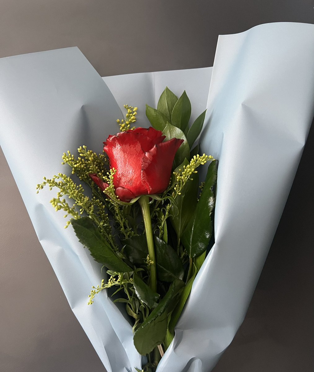 𝘌𝘳𝘬𝘦𝘬𝘭𝘦𝘳 𝘪𝘭𝘬 𝘤̧𝘪𝘤̧𝘦𝘨̆𝘪𝘯𝘪 𝘰̈𝘭𝘥𝘶̈𝘬𝘭𝘦𝘳𝘪𝘯𝘥𝘦 𝘢𝘭ı𝘳𝘭𝘢𝘳𝘮ı𝘴̧. 𝘚𝘦𝘯 𝘰𝘯𝘭𝘢𝘳𝘥𝘢𝘯 𝘰𝘭𝘮𝘢; 𝘢𝘣𝘪𝘭𝘦𝘳𝘪𝘯 𝘢𝘣𝘪𝘴𝘪, 𝘬𝘰𝘤𝘢 𝘺𝘶̈𝘳𝘦𝘬𝘭𝘪 𝘢𝘥𝘢𝘮. 𝘐̇𝘺𝘪 𝘬𝘪 𝘷𝘢𝘳𝘴ı𝘯. 𝘚𝘦𝘯𝘪 𝘤̧𝘰𝘬 𝘴𝘦𝘷𝘪𝘺𝘰𝘳𝘶𝘻.